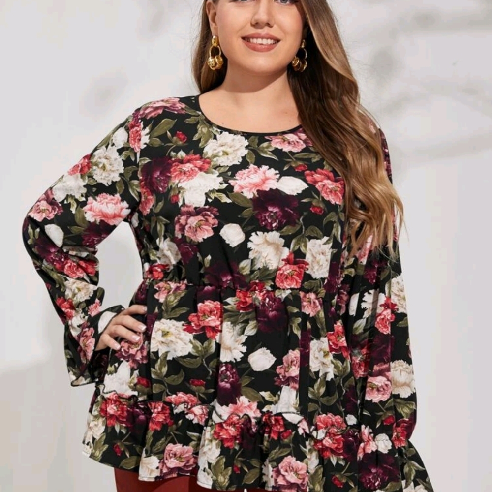 Floral blouse/low peplum/with ruching